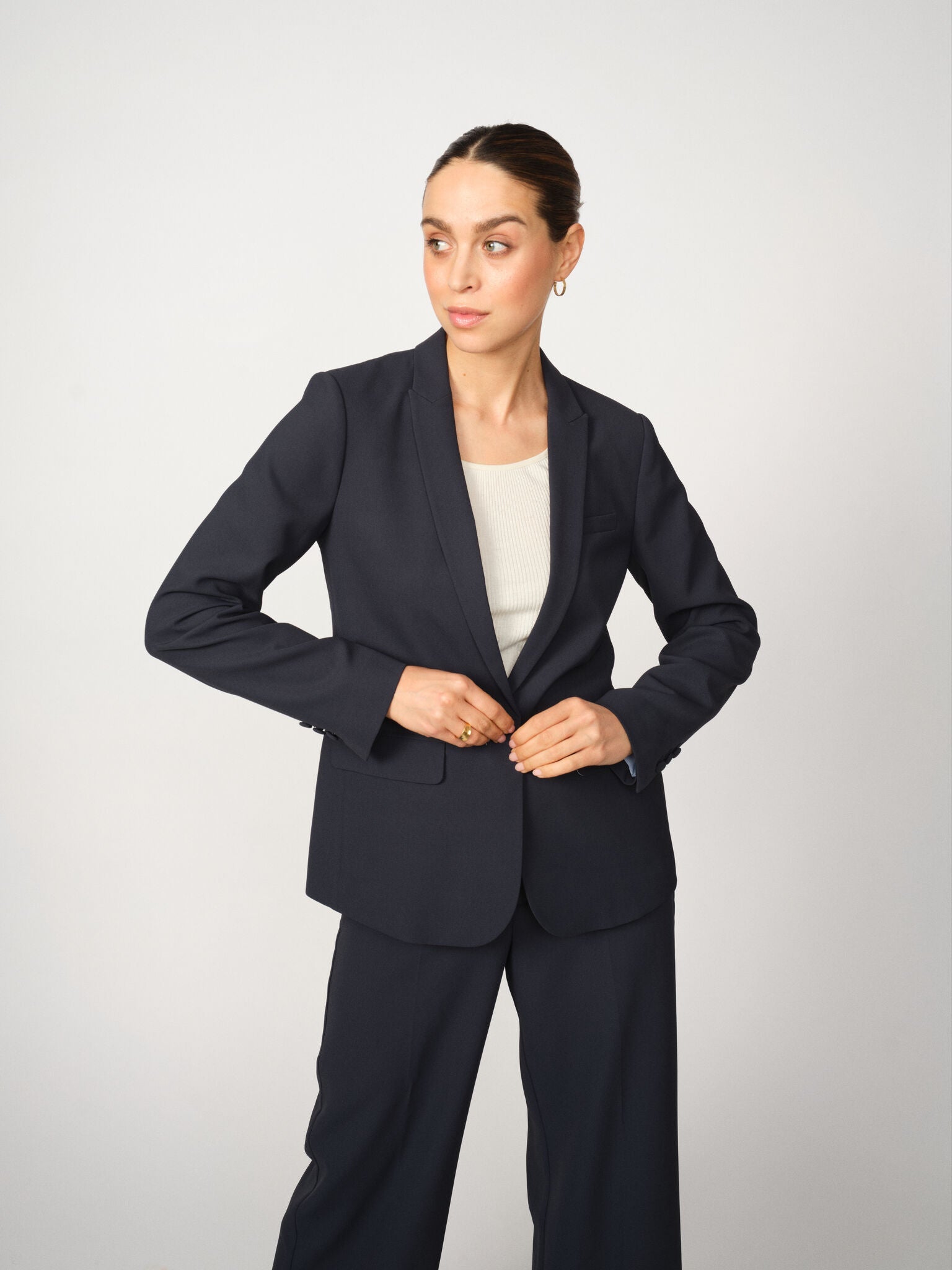 Modelshot / Salute Navy / Detail